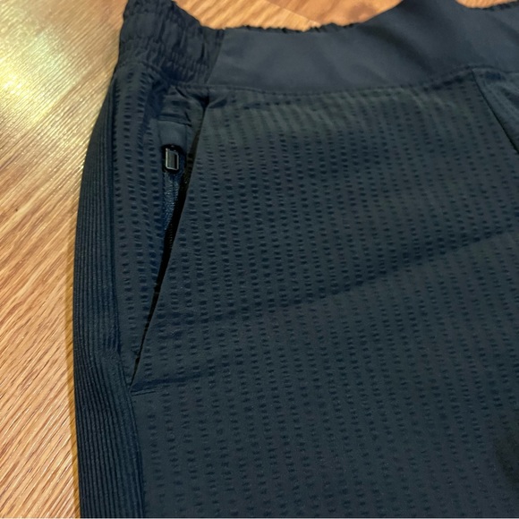 NWOT Athleta Textured Brooklyn Jogger Black - Picture 11 of 12